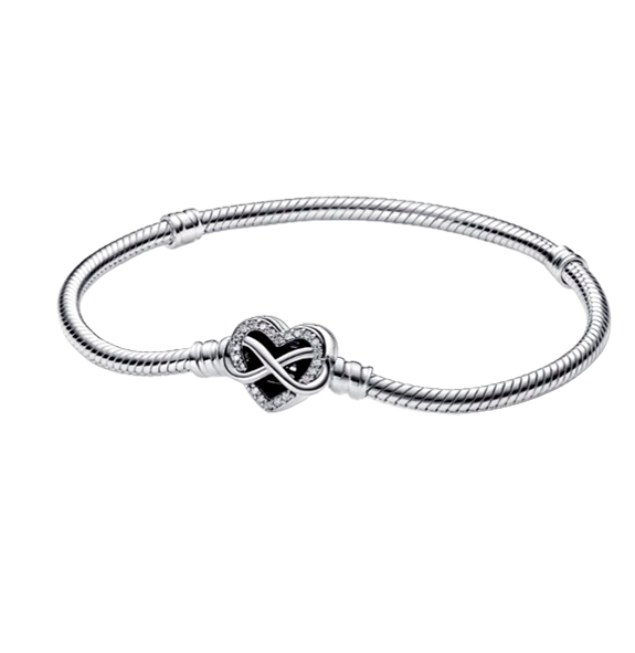 Made of 18-carat white gold, this bracelet features an infinity knot centerpiece adorned with 25 diamonds of 0.01 carats each, totaling 0.25 carats, and weighs 15 grams.