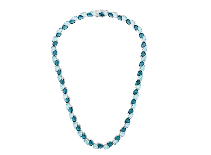 With a weight of approximately 3.2 carats, the deep blue crystal captures the essence of Shadowmoon’s twilight skies. Suspended from a fine sterling silver chain, the piece’s overall weight totals around 3.5 carats, balancing mystery and elegance.