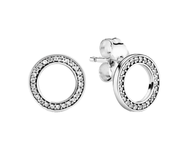 Crafted in 18-carat white gold, this cuff bracelet weighs 20 grams, with a smooth polished finish and an adjustable open-end design.