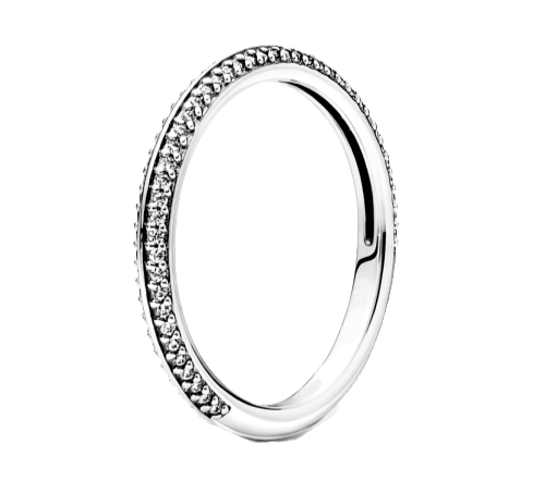 An eighteen-carat yellow gold ring with round-cut diamonds on a double band, bringing the total carat weight to 1.0.