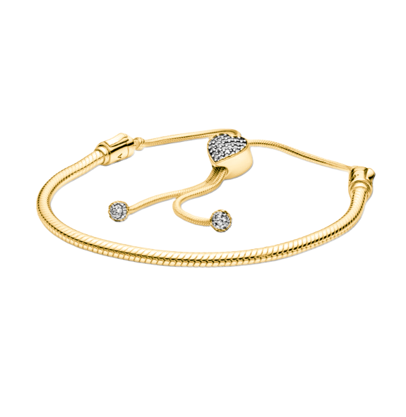 Made of 18-carat yellow gold, this slider bracelet includes three diamond-studded charms with 15 diamonds of 0.01 carats, totaling 0.15 carats.